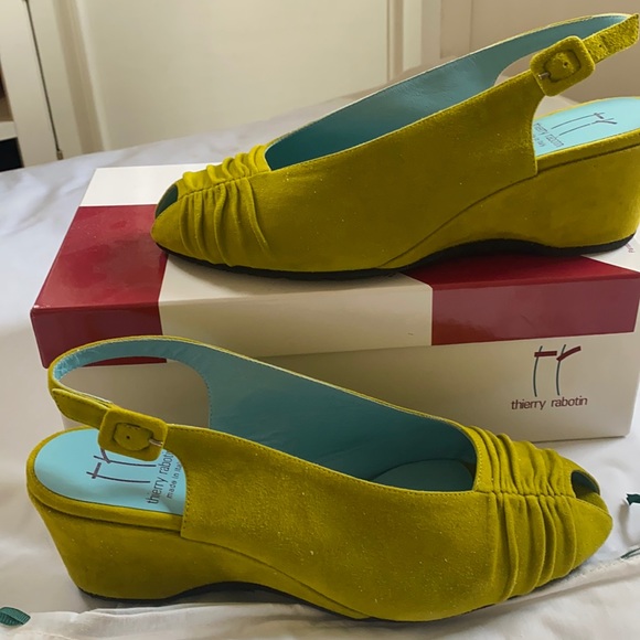 Thierry Rabotin Shoes - Thierry Rabotin chartreuse suede peep toe sling backs Size 38 NIB/NWT